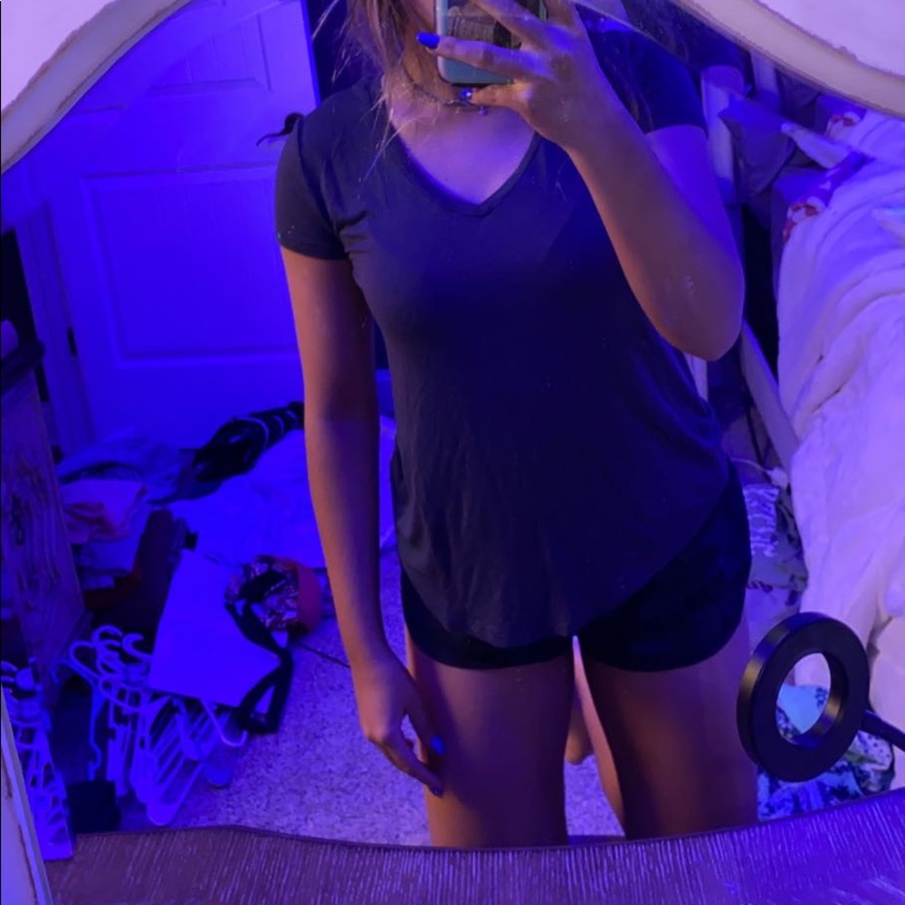 xs v neck shirt